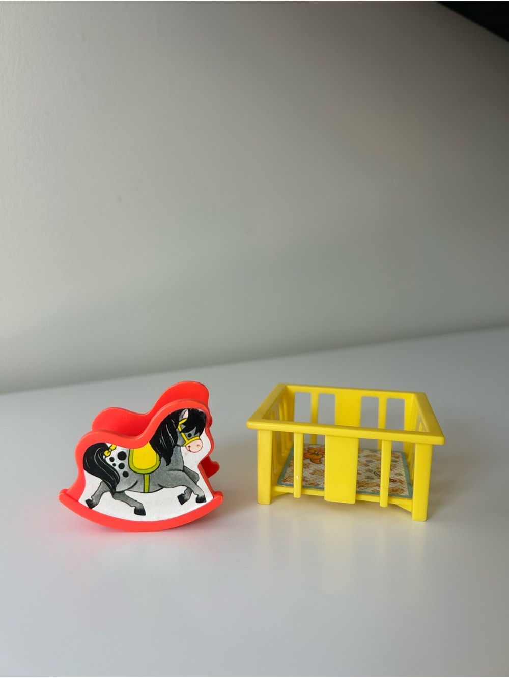 VINTAGE 1972 FISHER-PRICE DOLLHOUSE ACCESSORIES